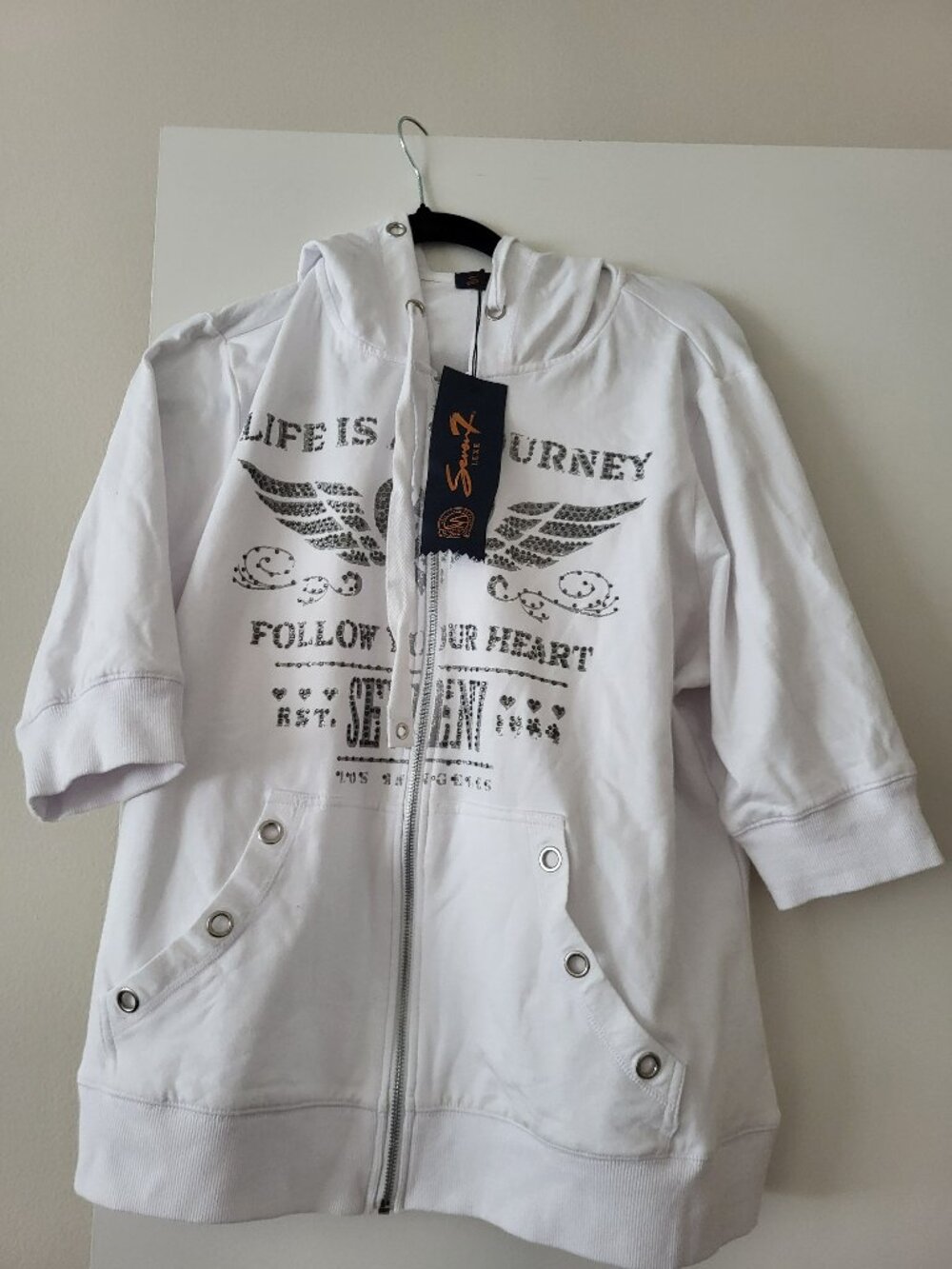 CLEARANCE -  NWT White Rhinestone Zip Hoodie – Vintage Sweatshirt 🤍